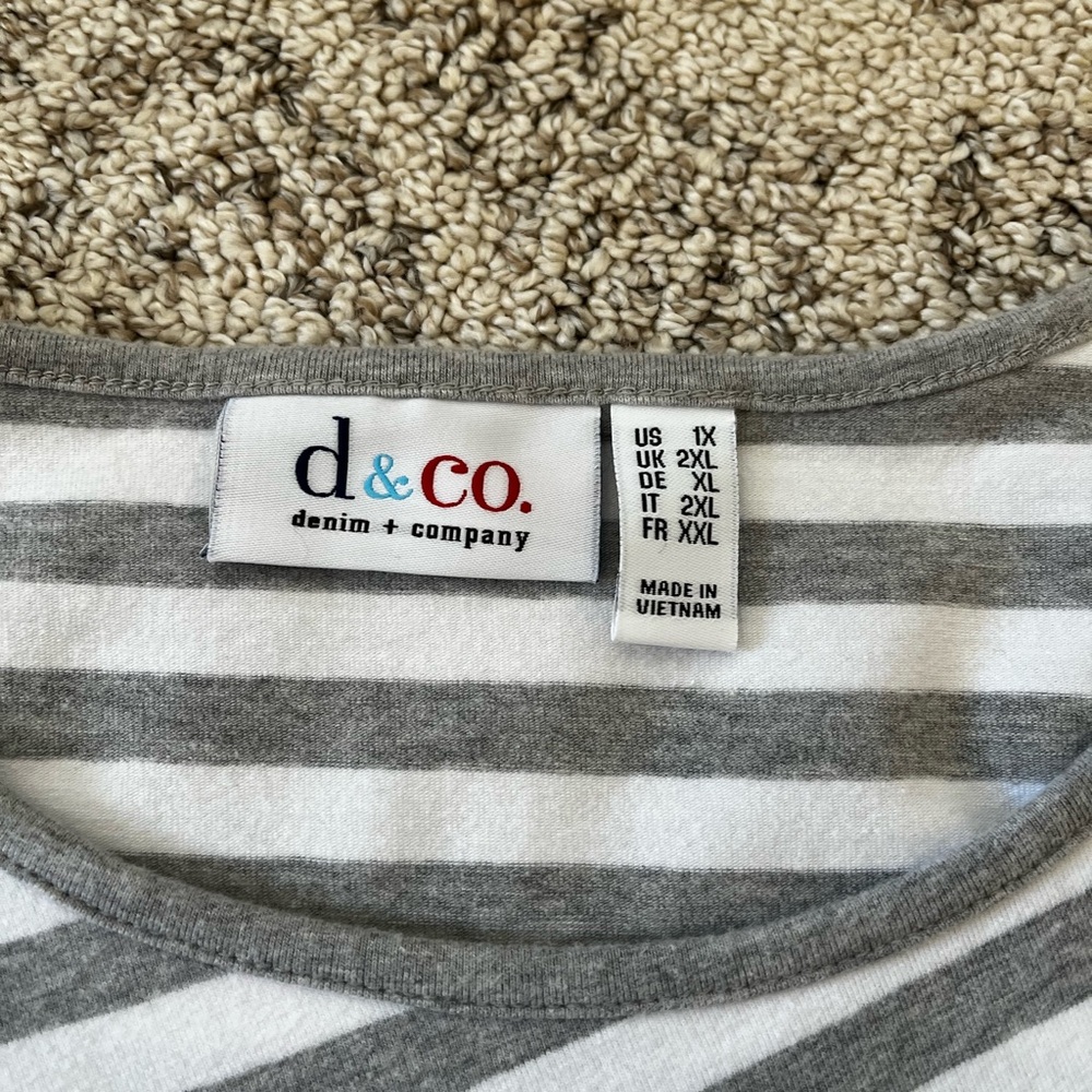 D & Co Striped Tee - Picture 6 of 7
